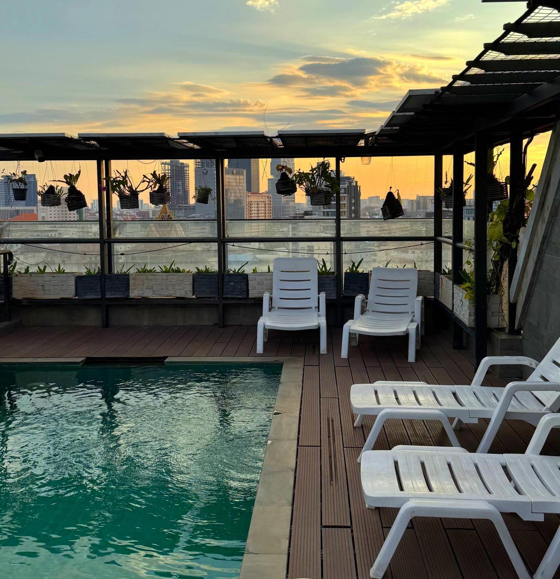 Lcs Hotel & Apartment Phnom Penh Eksteriør bilde